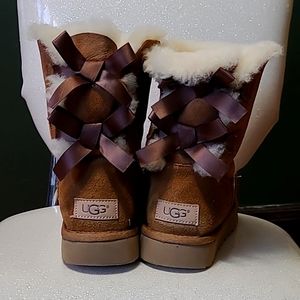 Ugg Bailey Bow II chestnut NWOT size 7